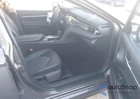 2020 Toyota Camry Se z USA, uszkodzony, nr VIN 4T1G11AK6LU898100